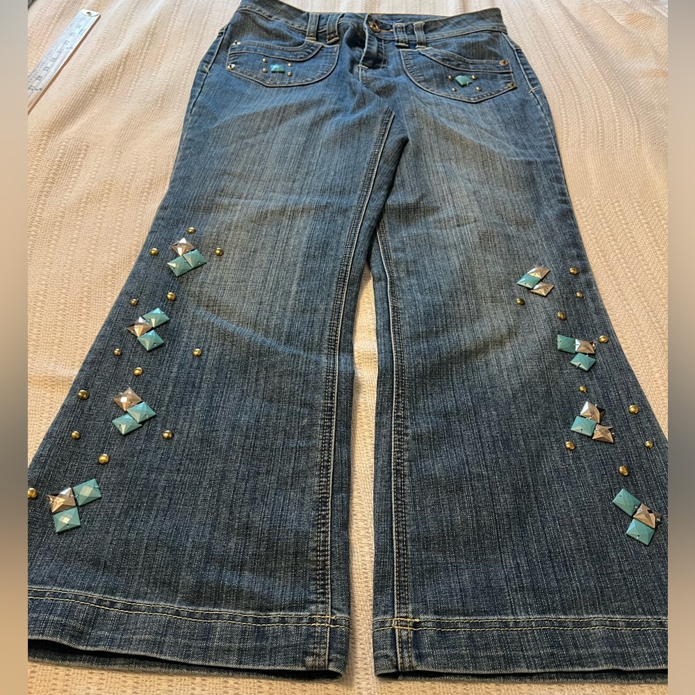 #3314. Blue Identity Women's Wide Leg Jeans w/Turquoise & Stud Details. Size 8P